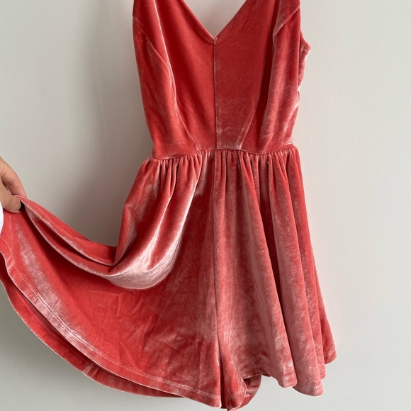 UO crushed velvet romper - Picture 5 of 6
